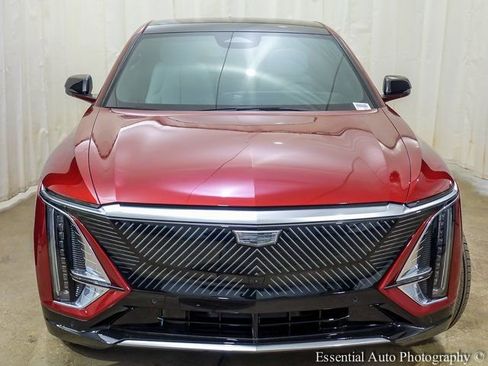 New 2025 Cadillac Lyriq Luxury w/ LPO, Floor Liner Package image 4