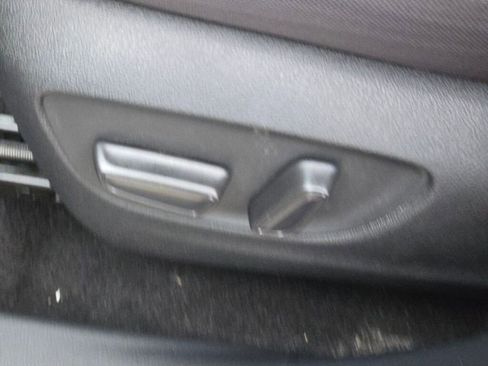 Used 2023 Toyota Highlander L image 26