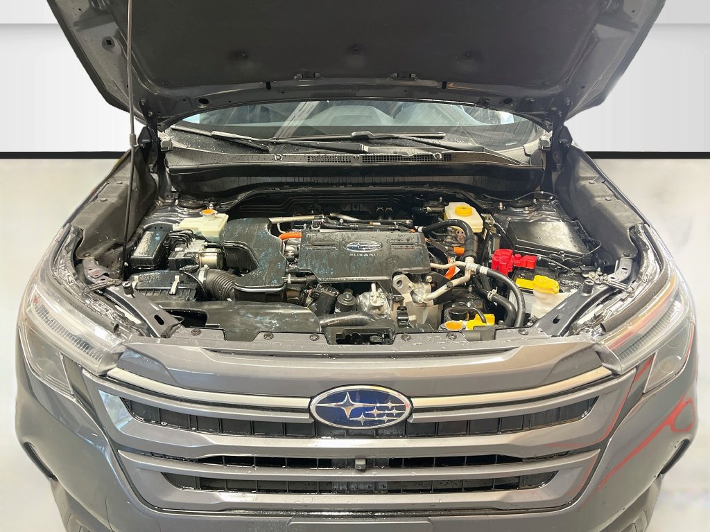 Used 2025 Subaru Forester Touring AWD/4WD image 32