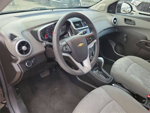 Used 2020 Chevrolet Sonic LT image 20