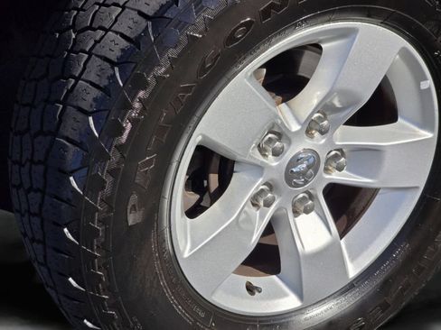 Used 2017 RAM 1500 Express AWD/4WD image 24