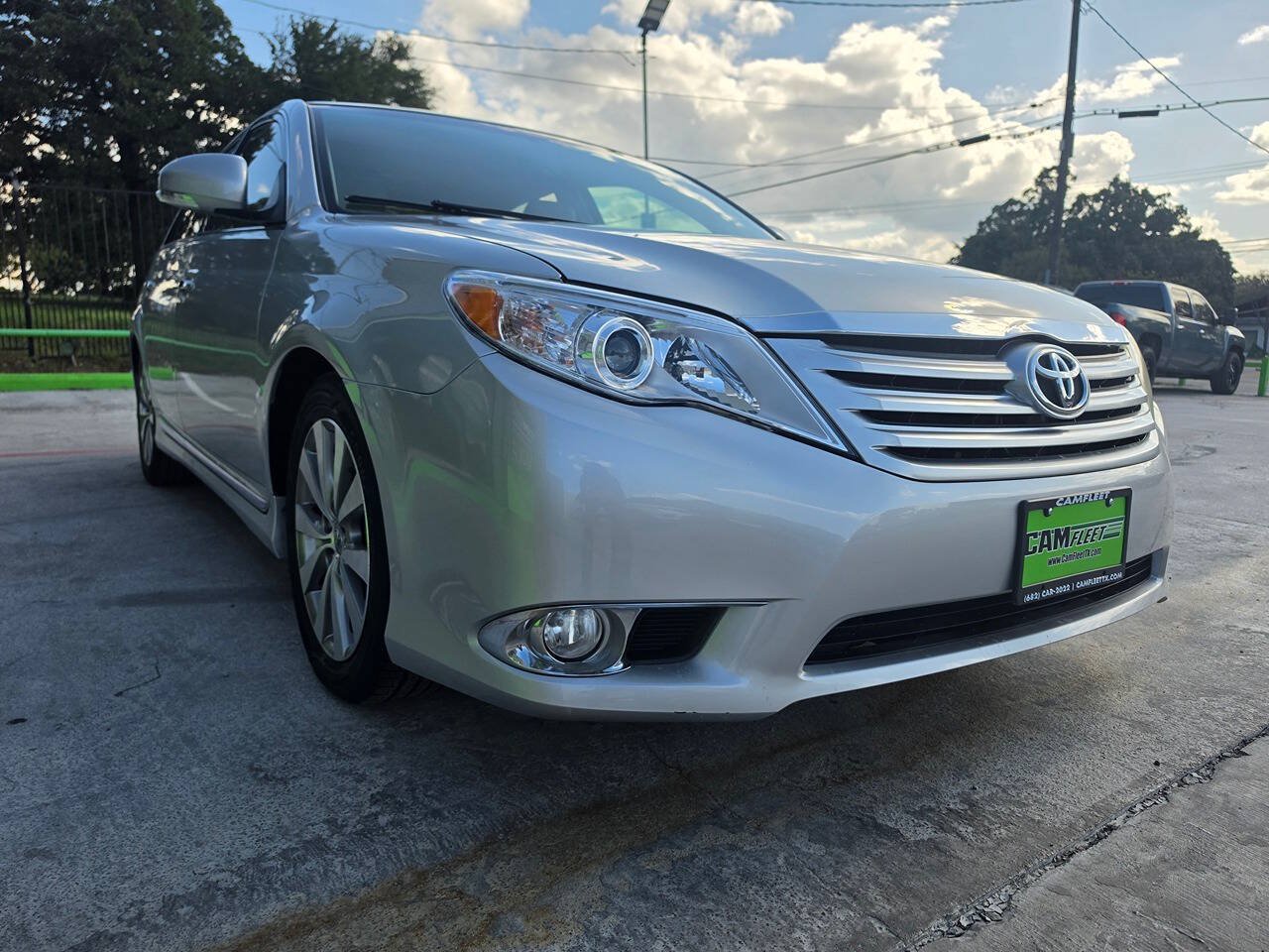 Used 2011 Toyota Avalon Limited FWD image 4