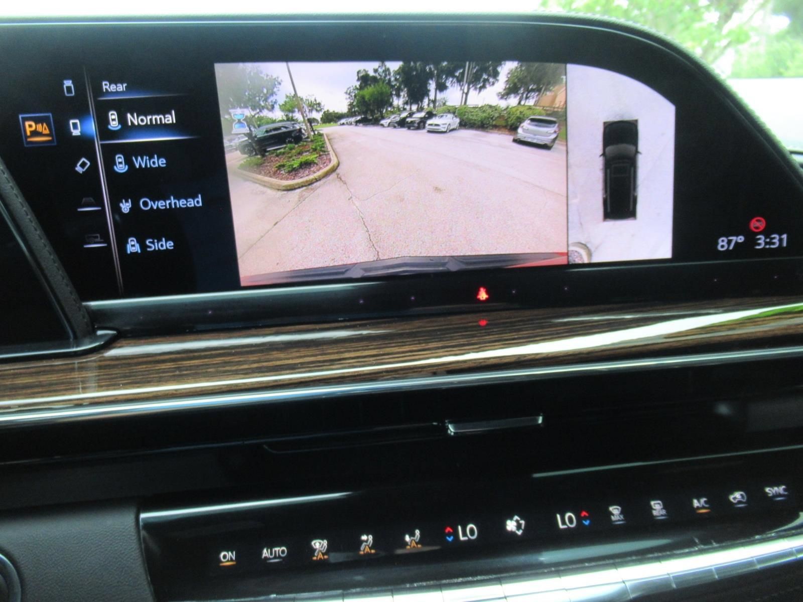Used 2023 Cadillac Escalade Premium Luxury w/ LPO, Radiant Package AWD/4WD image 30
