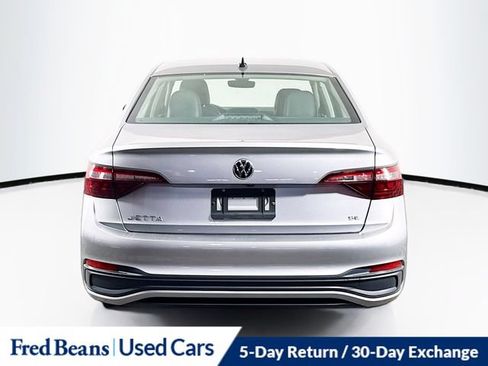 Used 2024 Volkswagen Jetta SE FWD image 7