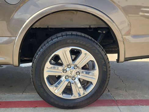 Used 2018 Ford F150 King Ranch w/ Equipment Group 601A Luxury AWD/4WD image 33