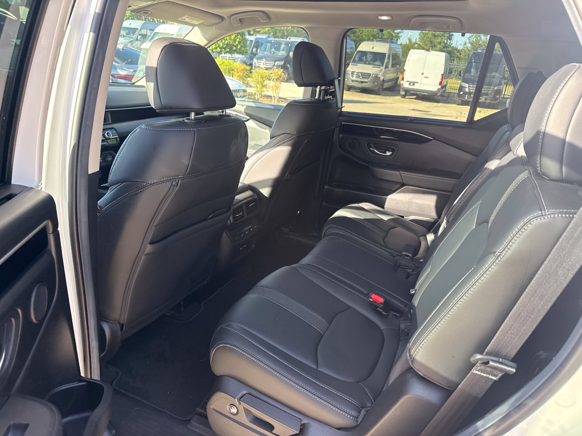 Used 2025 Honda Pilot Touring image 10