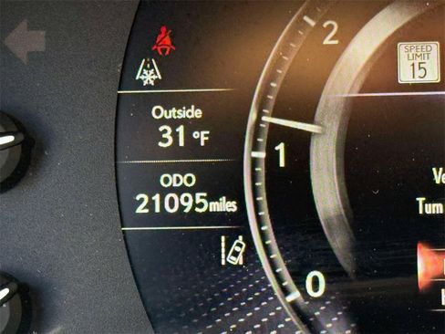 Used 2024 Lexus LX 600 4WD w/ Luxury Package image 5