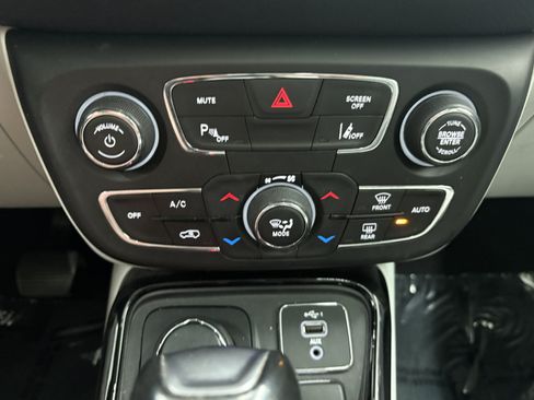Used 2021 Jeep Compass Limited w/ Sun and Sound Group AWD/4WD image 19