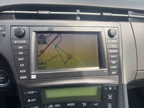 Used 2011 Toyota Prius Three w/ Solar Roof Pkg FWD image 23