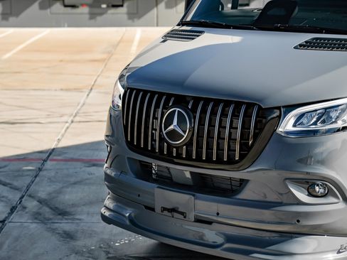 Used 2025 Mercedes-Benz Sprinter 3500 image 27