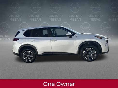 Certified 2025 Nissan Rogue SV image 8