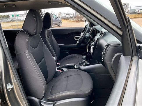 Used 2019 Kia Soul image 9
