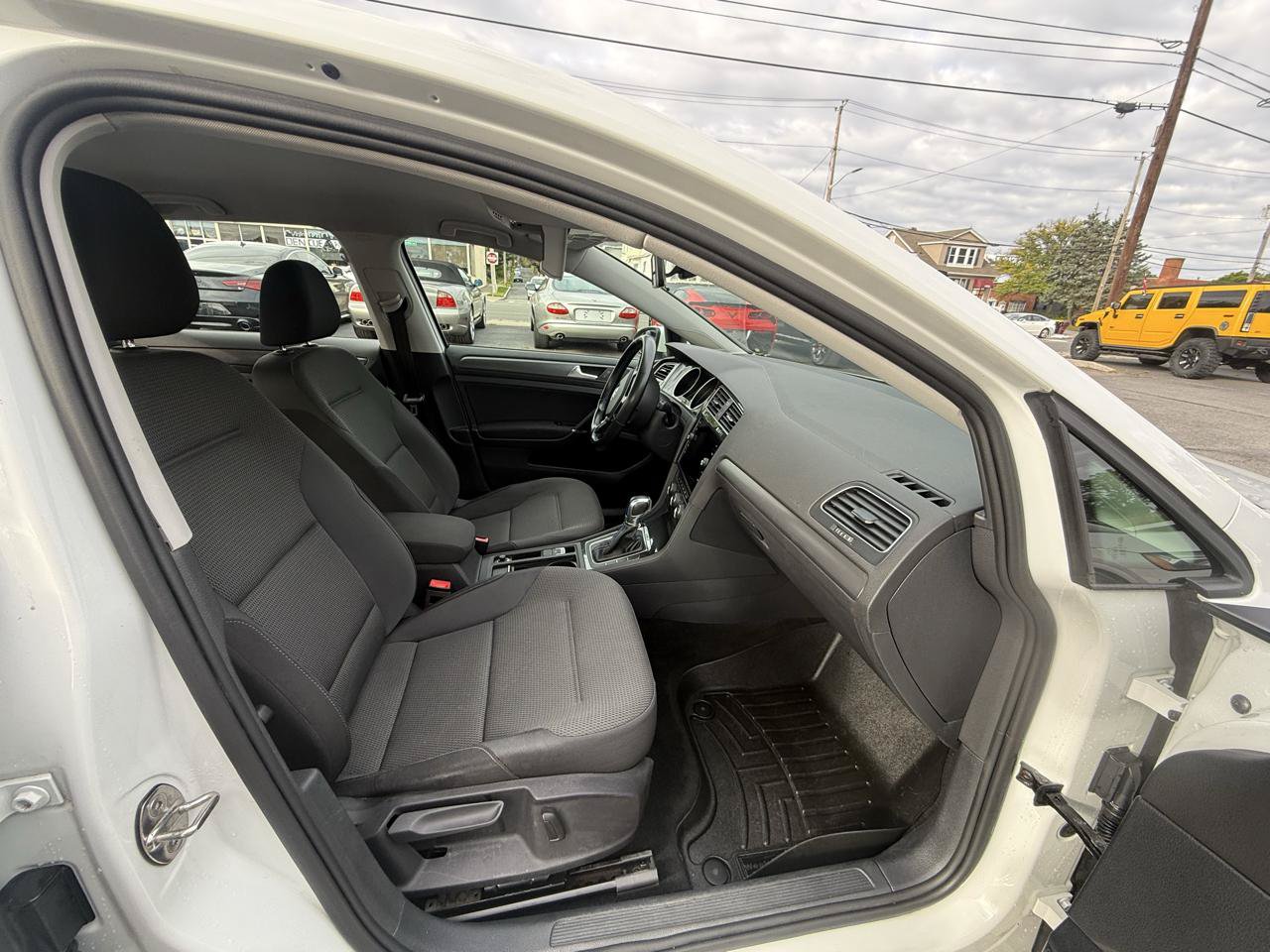 Used 2019 Volkswagen e-Golf SE w/ Driver Assistance Package FWD image 10