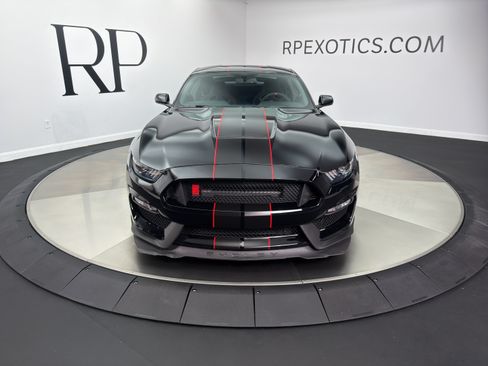 Used 2019 Ford Mustang Shelby GT350R w/ GT350R Equipment Group 920A RWD image 2