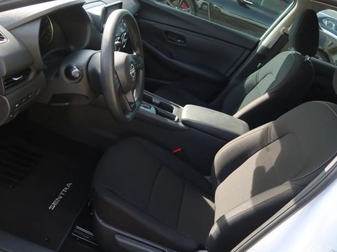 Used 2025 Nissan Sentra S FWD image 17
