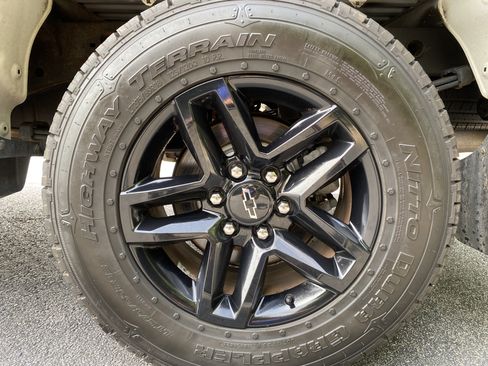 Used 2020 Chevrolet Silverado 1500 Custom Trail Boss w/ Custom Convenience Package AWD/4WD image 40