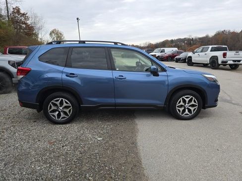 Certified 2022 Subaru Forester Premium image 6