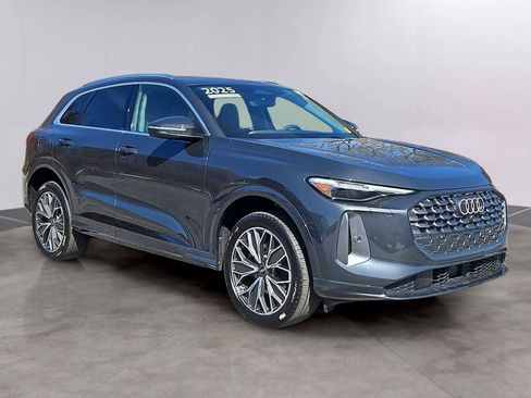 Certified 2025 Audi Q5 Premium Plus w/ Premium Plus AWD/4WD image 10