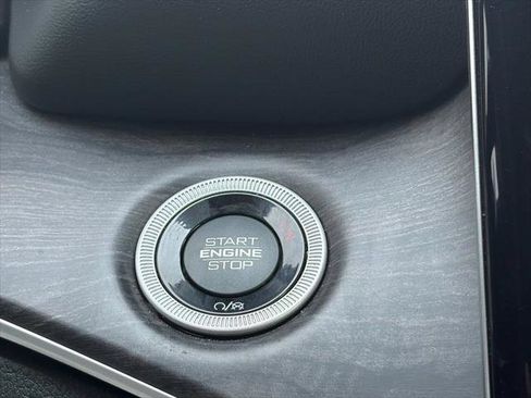 Certified 2023 Jeep Grand Cherokee Limited w/ Luxury Tech Group II AWD/4WD image 25