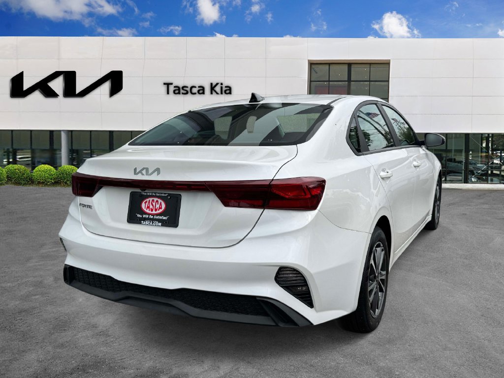 Used 2023 Kia Forte LXS w/ LXS Technology Package FWD image 6