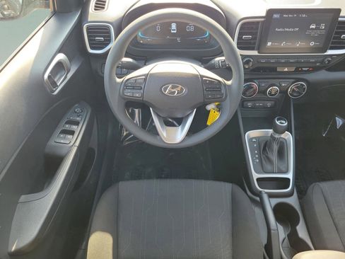 New 2026 Hyundai Venue SE image 29