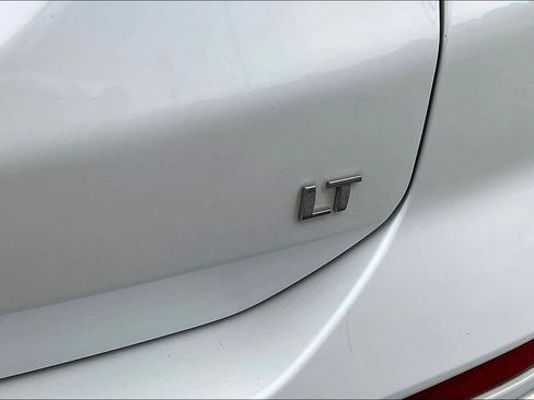 Used 2019 Chevrolet Equinox LT FWD image 27