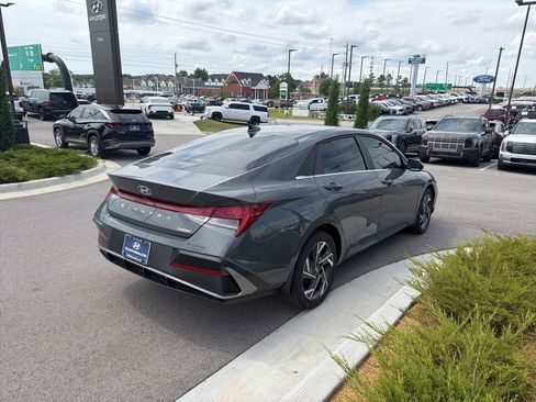 New 2026 Hyundai Elantra Limited FWD image 6