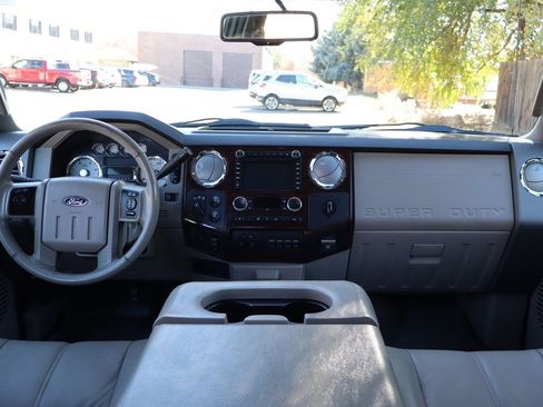 Used 2009 Ford F350 Lariat image 16