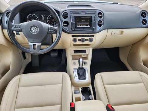 Used 2016 Volkswagen Tiguan S image 11