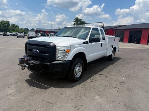 Used 2016 Ford F250 XL AWD/4WD image 2
