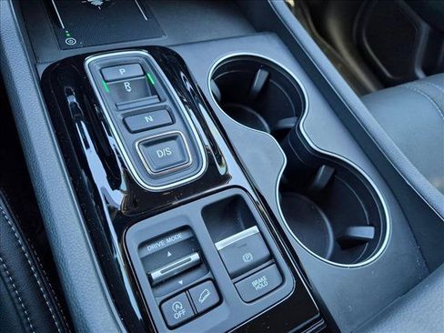 Used 2025 Honda Pilot EX-L image 11