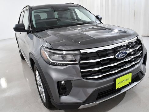 New 2025 Ford Explorer Active w/ Active Comfort Package image 4