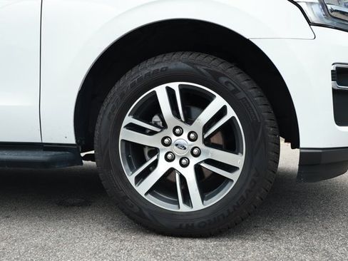 Used 2024 Ford Expedition Max Limited RWD image 5