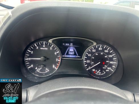 Used 2019 Nissan Pathfinder S AWD/4WD image 12