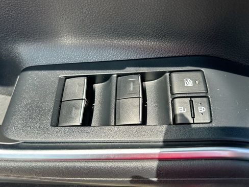 Used 2024 Toyota Highlander Platinum FWD image 14