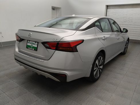 Used 2022 Nissan Altima 2.5 SV FWD image 9