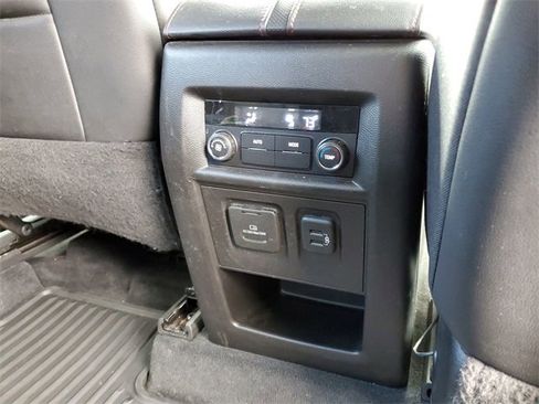 Certified 2023 Chevrolet Traverse RS image 20