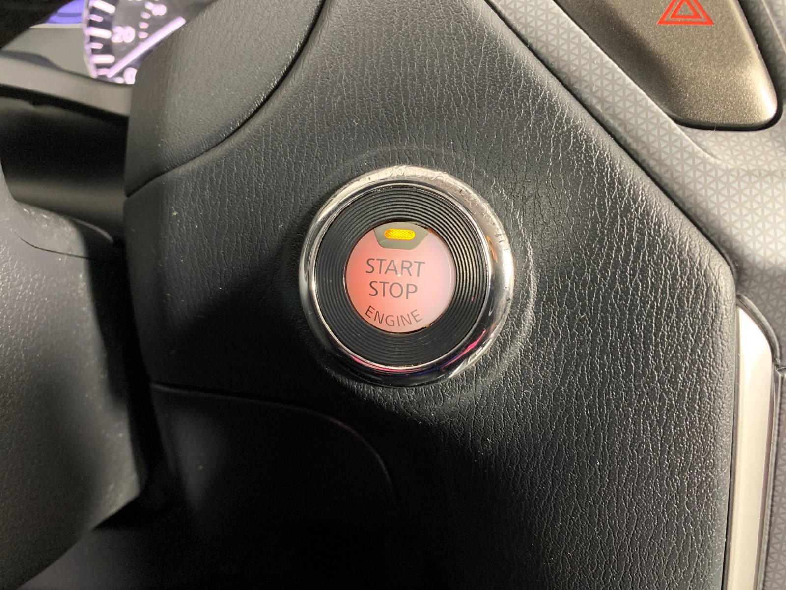 Used 2020 Nissan Pathfinder SL FWD image 17