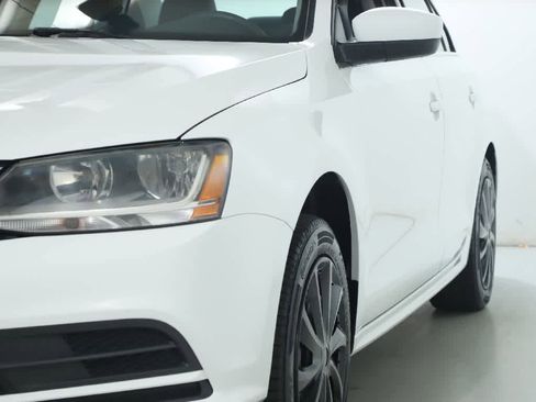 Used 2017 Volkswagen Jetta S FWD image 4