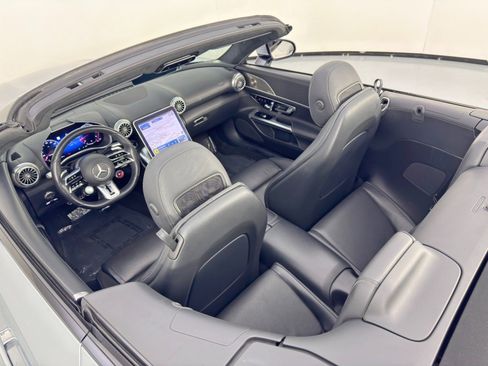 Used 2022 Mercedes-Benz SL 55 AMG 4MATIC w/ Driver Assistance Package image 48