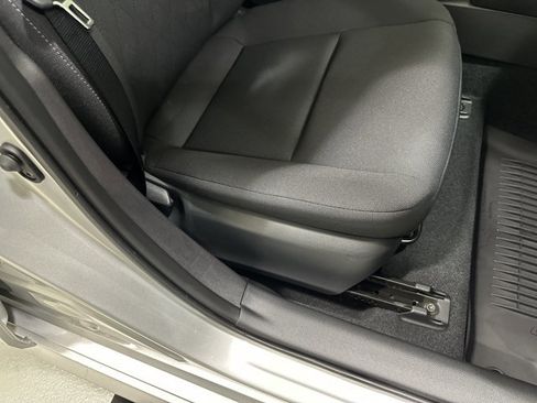 Used 2025 Toyota Corolla LE image 37