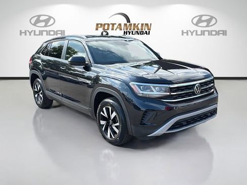 Used 2022 Volkswagen Atlas Cross Sport SE image 3