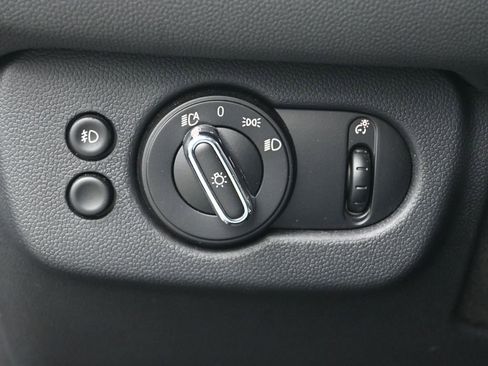 Used 2023 MINI Cooper Clubman S w/ Premium Package image 28