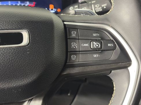 Used 2023 Jeep Grand Cherokee L Laredo AWD/4WD image 18