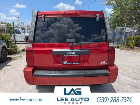 Used 2010 Jeep Commander Sport RWD image 4