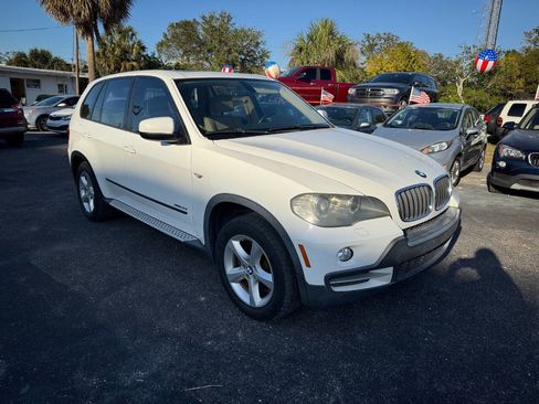 Used 2010 BMW X5 xDrive30i image 2