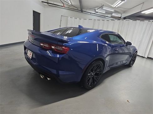 Used 2021 Chevrolet Camaro LT image 8