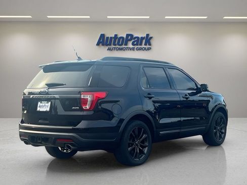 Used 2018 Ford Explorer XLT w/ Equipment Group 202A AWD/4WD image 7