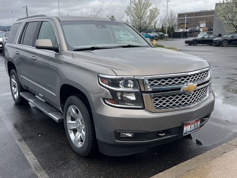 Used 2017 Chevrolet Tahoe LT w/ LT Signature Package image 2