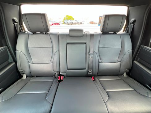 Used 2024 Toyota Tundra Platinum AWD/4WD image 26
